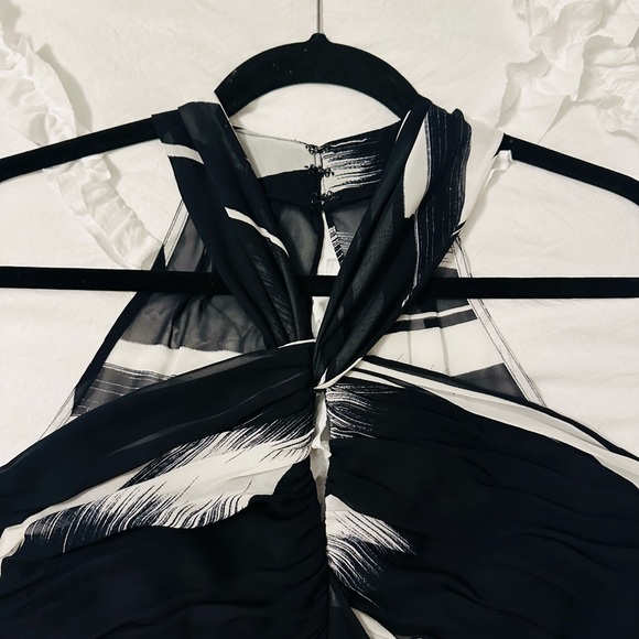 White House Black Market Black and White Halter Dress 6 - Picture 4 of 7